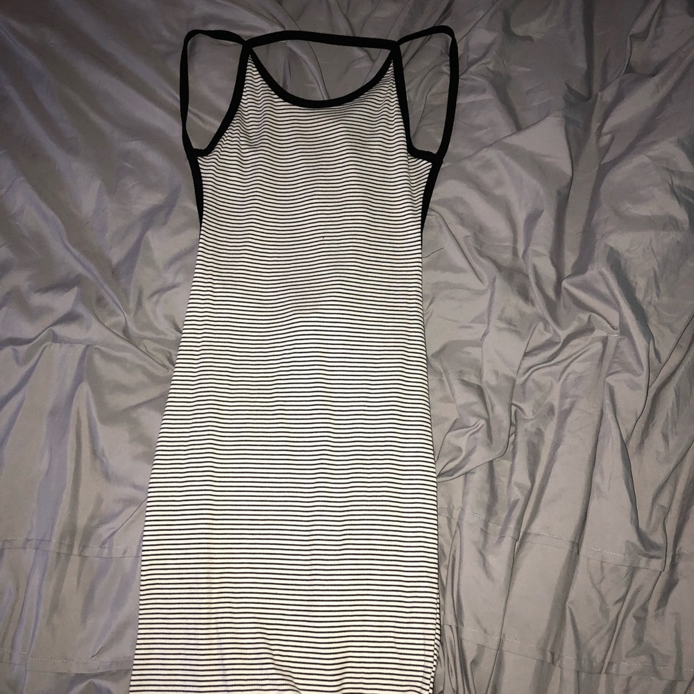 NEVER WORN LONG CASUAL BACKLESS DRESS